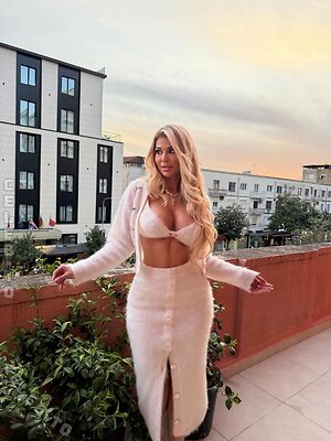 Luana Vjollca Nude Leaked Photo #22