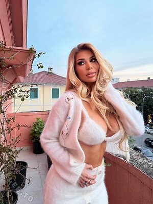 Luana Vjollca Nude Leaked Photo #28