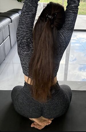 Lucieg lucieg.momlife sexy_brune leaked photo #51
