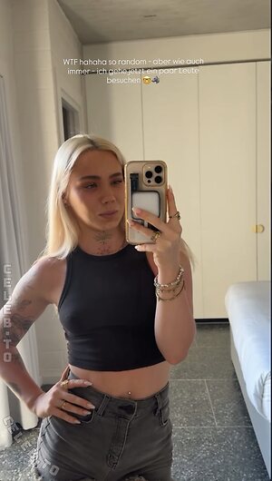 Lucy Fischer Nude Leaked Photo #9