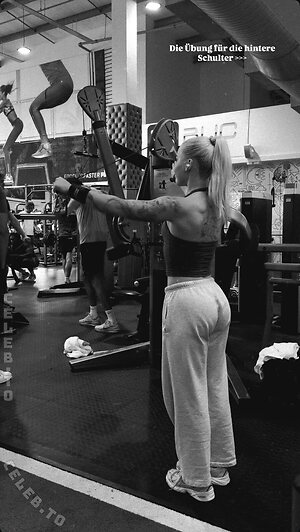 Lucy Fischer Nude Leaked Photo #15