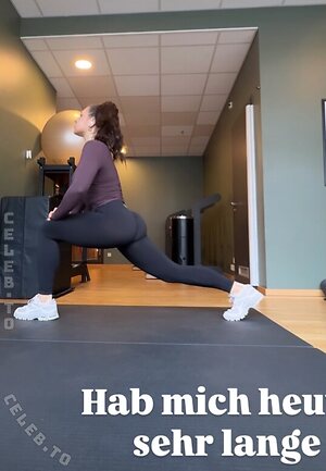 Lucy Lacht Nude Leaked Photo #9