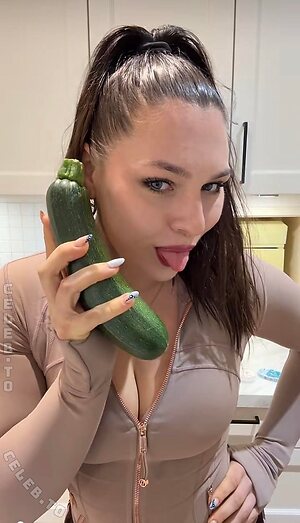 Lucy Lacht Nude Leaked Photo #18