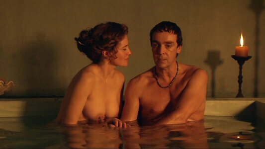 Lucy Lawless leaked photo #20