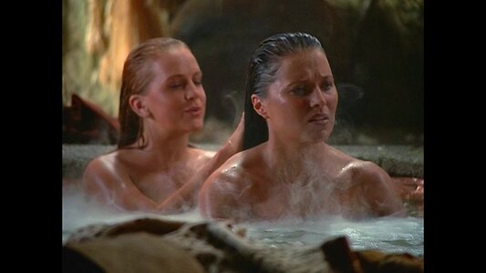 Lucy Lawless Nude Leaked Photo #81