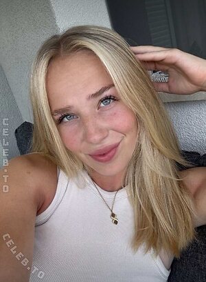 Lucy Michel leaked photo #17