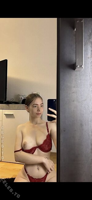 Lucywhoelse / Sugarlucy photo