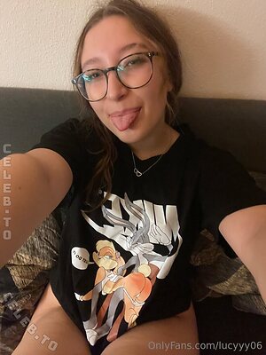 Lucyyy06 Nude Leaked Photo #30