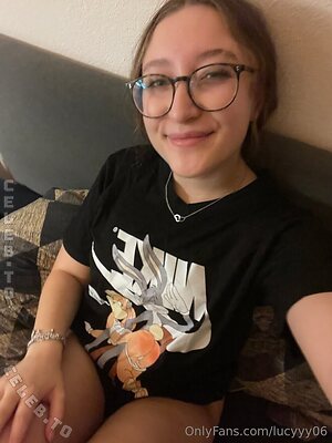 Lucyyy06 Nude Leaked Photo #31