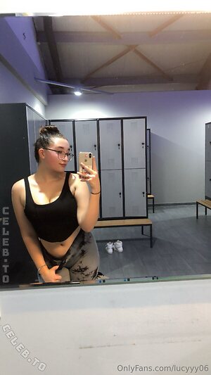 Lucyyy06 Nude Leaked Photo #35