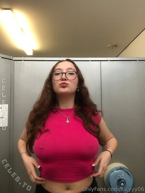 Lucyyy06 Nude Leaked Photo #51