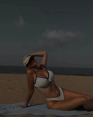 Ludovica M leaked photo #15