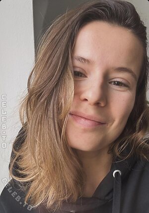 Luisa Neubauer Nude Leaked Photo #15