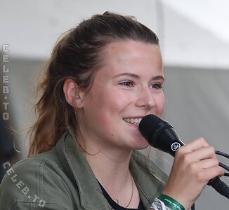 Luisa Neubauer leaked photo #36