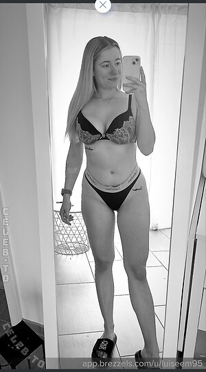 Luiseem95 leaked photo #6