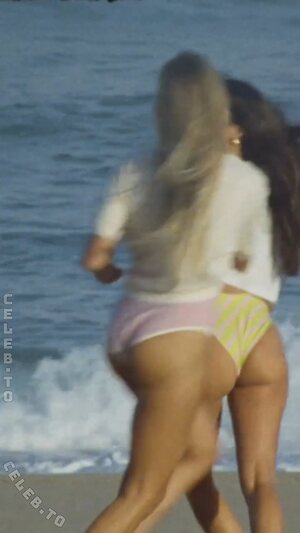 Luisinha Oliveira leaked photo #294