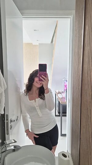 Luiza Velloso leaked photo #4