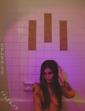 Luna leelove photo
