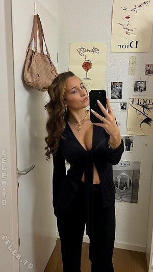 Lunaa_mlt Nude Leaked Photo #2