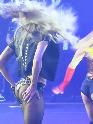 Luísa Sonza leaked photo #17
