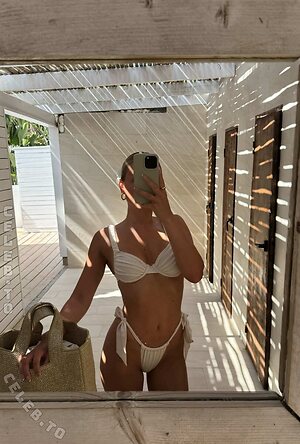 Luuxisa Nude Leaked Photo #15