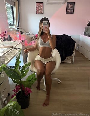 Luvlivvyy Nude Leaked Photo #29