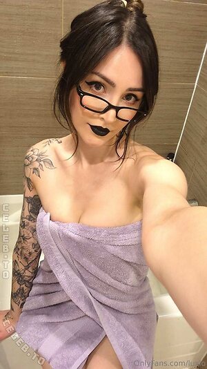 Luxlo Cosplay Nude Leaked Photo #179