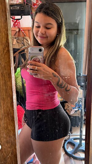 Luz Medina leaked photo #5