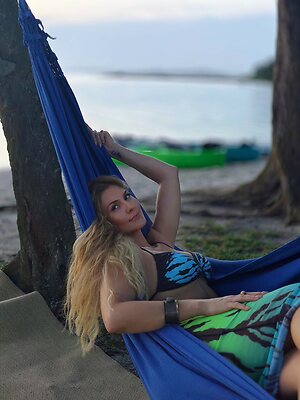 Lívia Andrade leaked photo #20