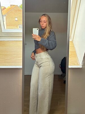 lylybloomfit leaked photo #4