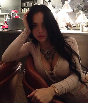 Lyna Com leaked photo #5