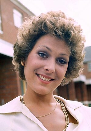 Lynda Bellingham leaked photo #16