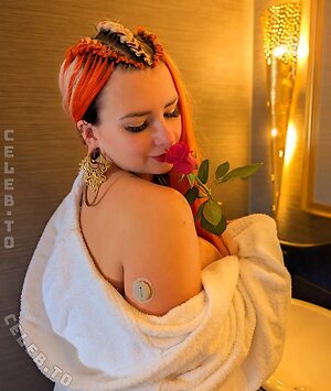 Lyn_k44 Nude Leaked Photo #3