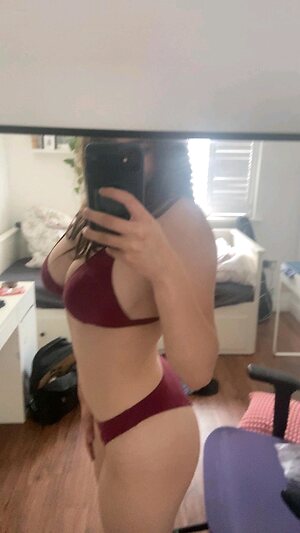@m3rie_r0ze leaked photo #2