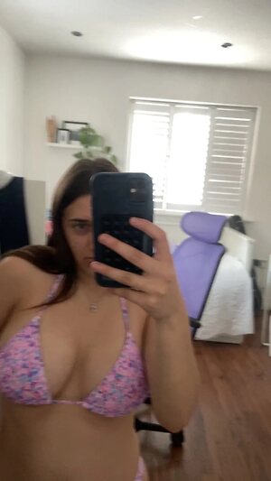 @m3rie_r0ze leaked photo #7