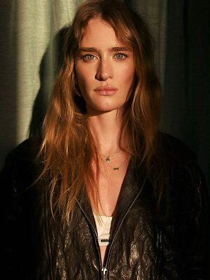 Mackenzie Davis leaked photo #3