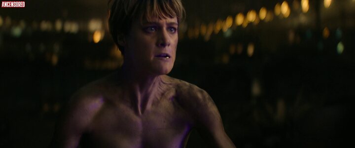 Mackenzie Davis leaked photo #21