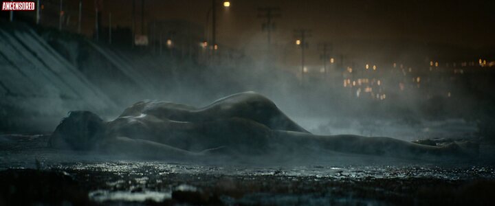 Mackenzie Davis leaked photo #22