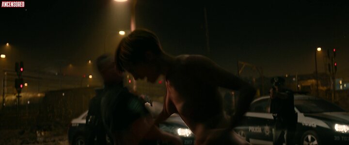 Mackenzie Davis leaked photo #27