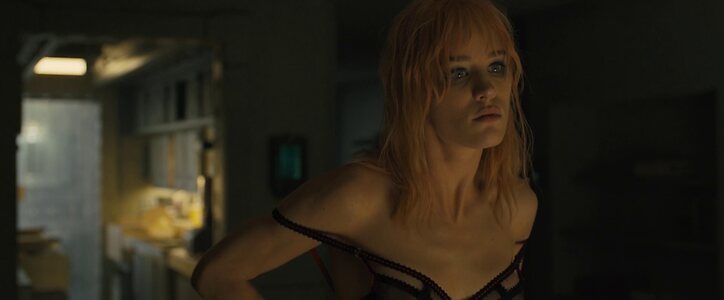 Mackenzie Davis leaked photo #38
