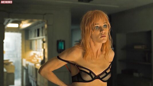 Mackenzie Davis leaked photo #39
