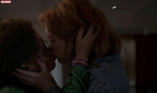 Mackenzie Davis leaked photo #45