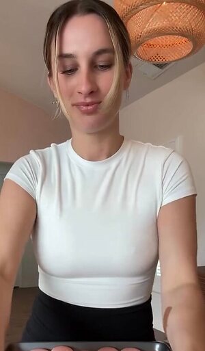 Mackenzie Lee leaked photo #25