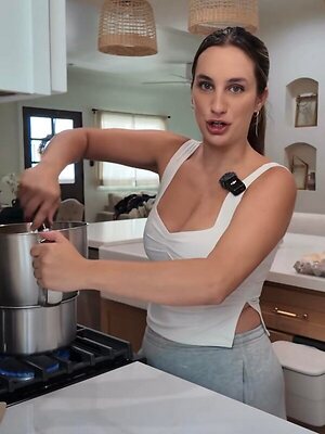 Mackenzie Lee leaked photo #40