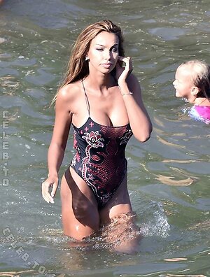 Madalina Diana Ghenea Nude Leaked Photo #34