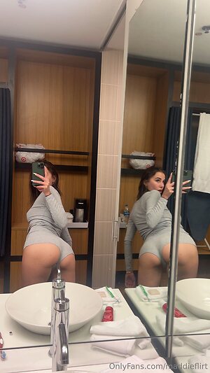 Maddieflirt Nude Leaked Photo #23