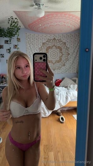Maddielangley Nude Leaked Photo #12