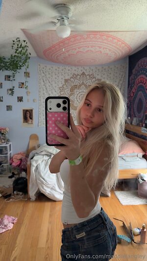 Maddielangley Nude Leaked Photo #13