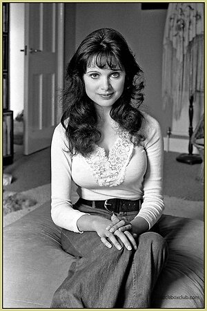 Madeline Smith leaked photo #8
