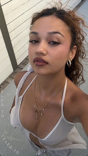 Madison Bailey photo